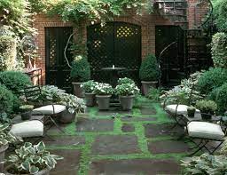 Townhouse Garden On Perry Street Projects Sawyer Berson Townhouse Garden Small Courtyard Gardens Courtyard Gardens Design