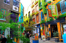 Les 30 Batiments Les Plus Colores Du Monde Maisons Colorees Batiment Maison Insolite