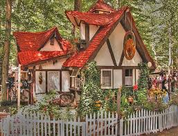 A Storybook House Marchenhafte Hutte Marchenhaus Haus