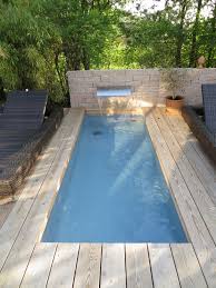 Geniessen Sie Entspannte Sommertage Auf Ihrer Mediterranen Terasse Mit Dem Platschern Eines Wasserfalls Gartenpools Wasserbecken Garten Schwimmbader Hinterhof