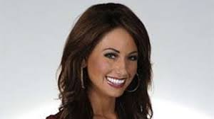 Holly Sonders's Instagram, Twitter & Facebook