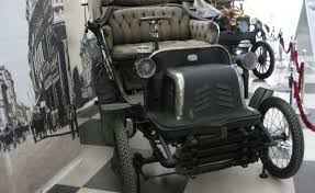 Ironie prima masina electrica din lume construita in 1910 a fost abandonata pentru ca lumea tocmai descoperea petrolul de barbati. Prima Masina Inmatriculata In Bucuresti Classiccarclub Ro Mures