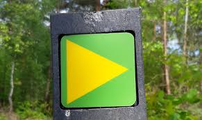 Vanaf de posbank lieten we de zwarte paaltjes links liggen en volgde we de gele. Wandelknooppunten Hoe Gebruik Je Ze Met Tips Voor Mooie Routes