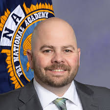 𝗣𝗼𝗹𝗶𝗰𝗲 𝗖𝗵𝗶𝗲𝗳 𝗧𝗵𝗼𝗺𝗮𝘀 𝗕𝗶𝘀𝗵𝗼𝗽 𝗖𝗼𝗺𝗽𝗹𝗲𝘁𝗲𝘀 𝗙𝗕𝗜  𝗡𝗮𝘁𝗶𝗼𝗻𝗮𝗹 𝗔𝗰𝗮𝗱𝗲𝗺𝘆 𝗧𝗿𝗮𝗶𝗻𝗶𝗻𝗴 [𝗞𝗲𝘄𝗮𝘀𝗸𝘂𝗺, 𝗪𝗜]