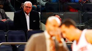 Yet that is the feeling phil jackson got from kobe bryant during his first stint coaching the lakers. Nba Phil Jackson S Biggest Failure Was Letting The Game Pass Him By