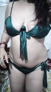 BF Se Chudi Pehla Baar Hotel Mai: Foreplay Porn feat. CrazySavita