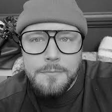 I'm really pleased to announce that we are officially part of  @sonymusicpubuk 🤍 thank you so much @fcclarke and @rrwmanagement for  everything you've done and for believing in our team and vision.