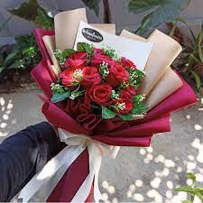 Vas bunga biasanya terbuat dari keramik atau tanh liat hingga plastik. Buket Bunga Mawar Artificial Murah Buket Wisuda Buket Bunga Plastik Murah Shopee Indonesia