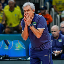 Zé Roberto indica aposentadoria da seleção de vôlei após Los Angeles-2028