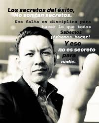 A veces siento que la gran búsqueda de secretos del éxito, no es más que  una evasión de responsabilidades y disciplina” “Leer un libro, lavar la  loza, comprar una buena agenda para