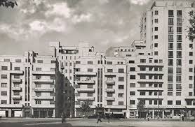 Cutremurul din 1977 a durat 56 de secunde și a lovit atât pe orizontală, cât și pe verticală. Sign In Romania Multi Story Building Building