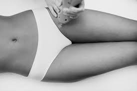 Pulsed light works by emitting a flash of high intensity light which then penetrates the epidermis and is absorbed and assimilated in the bulbous region (root) of the hair. Ipl Vs Laser Hair Removal Schwarz Plastic Surgery Clinic In Montreal