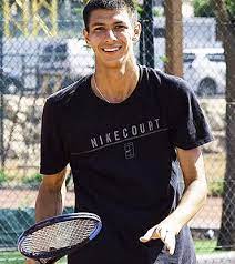 En la segunda, con un saque que se le pudo ir, logró forzar que rafa mandará la bola. Alexei Popyrin Bio Height Age Girlfriend Fact Wiki Career Net Worth Famous Born