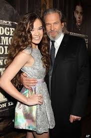 Sorry, i'm a little obsessed with her. Jeff Bridges On Hailee Steinfeld True Grit Co Star Mature Huffpost