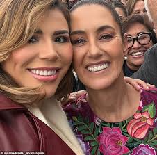 La foto condenatoria que llevó a la gobernadora a que Trump le retirara el  visado