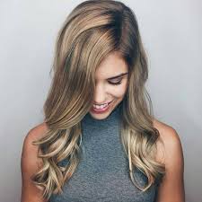 Dunkle Strahnchen Auf Verschiedenen Haarfarben Haarfarben Frisuren Haare