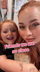 Stephanie Grantham's Instagram, Twitter & Facebook