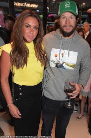 Come in to wahlburgers for gourmet burgers, drinks and fun! Mark Wahlberg Celebrates London Burger Restaurant Launch With Liam Payne And Octavia Spencer Daily Mail Online