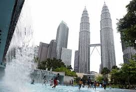 Kuala lumpur merupakan ibu kota di malaysia dan ia adalah bandar yang membangun dengan pesatdan sentiasa hidup dengan pelbagai suasana di kota ini. 20 Tempat Popular Sekitar Kuala Lumpur Edisi 2019 Tripcarte Asia