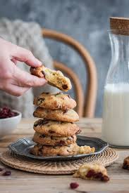 Chic Chic Chocolat Cookies Au Chocolat Blanc Et Cranberries Cookies Chocolat Cookies Chocolat Blanc Alimentation