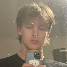 Bennett Norris (@unitedcolorsofbennett) • Instagram photos and videos