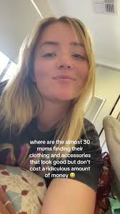 cleaning my room and getting that urge to throw out all the clothes I own  and start fresh again 😅 #midsizeoutfits #mumoutfits #late20s