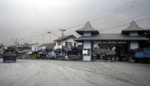 Gunung merapi meletus pada 2010 dan tercatat memiliki indeks erupsi 4. Akibat Merapi Muntilan Jadi Kota Mati Nasional Tempo Co