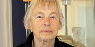 5 frågor till keramiksamlaren Ruth Holmquist