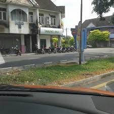 Tabung haji ialah singkatan bagi 'lembaga urusan dan tabung haji' (luth) malaysia yang peranan asalnya menguruskan perjalanan jemaahhaji dari malaysia pergi ke makkah setiap tahun. Photos At Tabung Haji Bank In Parit Buntar