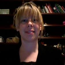 A heart-wrenching photo of a 5-year-old girl gently supporting her  4-year-old brother as the side effects of chemotherapy disrupt their  playtime has gone viral after their mother shared a raw post… |