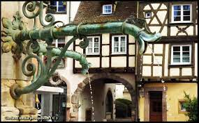 Couleur idéale pour une chambre d'adulte. Histoire De Colombage La Symbolique Des Maisons D Alsace Et D Ailleurs Ber Dranreb04 Overblog Com Montagne Et Rando