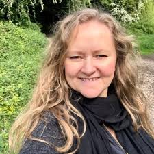 Annika Lee (@annikatlee)