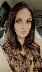 Shaunna Schmidt's Instagram, Twitter & Facebook