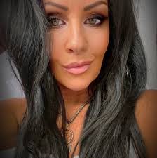 Kimberly Autry's Instagram, Twitter & Facebook