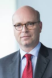 Führt und vertritt den verein nach bank konto: Bw Bank Vorstand Wird Verkleinert Verlagsgruppe Knapp Richardi Verlag Fur Absatzwirtschaft