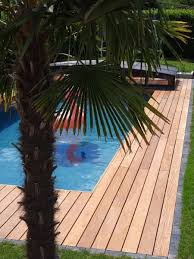 Hauffenweise Garten Mit Der Poolumrandung Aus Garapa Terrassendielen Bei Holz Hauff Gmbh In Leingarten Bei Heilbronn Pool Umrandung Pool Garten