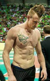 Zaytsev ha già numerosi tatuaggi e ha voluto celebrare il successo alle olimpiadi con un nuovo tattoo. Pin On Shirtless