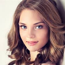 Maria Laird's Instagram, Twitter & Facebook