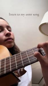 Rose Stoller y la Luna Rosa: Un Viaje Musical