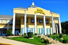 Dolly Parton S Dixie Stampede In Branson Missouri Review Branson Missouri Vacation Branson Vacation Branson Missouri