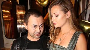 Serdar ortaç is one of the popular singers of the turkish pop folk music since the 1990s. Divorce Statement By Serdar Ortac S Wife Uneath