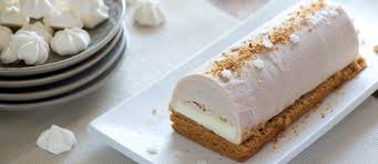 Un Delicat Dessert Pour Feter Noel En Famille Ou Entre Amis Gourmand Grace A La Creme De Marron Et A Son Insert Creme De Marron Desserts Marrons Buche De Noel