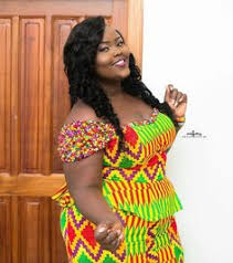Le pagne wax est un tissu en coton imprimé de qualité supérieure, que les femmes africaines utilisent pour la confection de le pagne. 100 Idees De Kita Ghaneen Tenue Mariage Traditionnel Tenue Mariage Traditionnel Africain Tenue Mariage