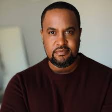 Kelly Caffey's Instagram, Twitter & Facebook