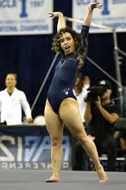 In 2013, she became the winner of the 2013 american cup. The Perfect 10 1 47 Metre Tall Katelyn Ohashi Foto 8 De 22 Marca English