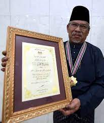 Putrajaya, aug 9 — former national mosque grand imam tan sri syaikh ismail muhammad has been named the recipient of the national tokoh maal hijrah 1443h/2021 award. Presiden Kolej Dar Al Hikmah Dr Siddiq Fadzil Tokoh Maal Hijrah 1440h Utusan Borneo Online
