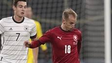 Český fotbalista jakub jankto (vlevo) v souboji lukem shawem z anglie. Jakub Jankto Fotbal Idnes Cz