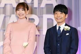 新垣結衣（日语：新垣 結衣／あらがき ゆい aragaki yui，1988年6月11日－）是日本女演員、歌手及模特兒，出生於沖繩縣那霸市，身高169公分，血型a型，目前為日本lespros娛樂旗下藝人。 Hq17dk0zr15lfm