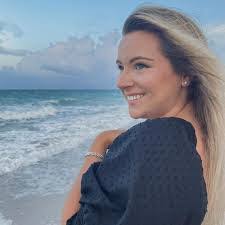 Janis Brock's Instagram, Twitter & Facebook