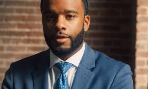 From a Six-Figure Job On Wall Street To Educating People On Financial  Literacy: The Story Of Ross Mac